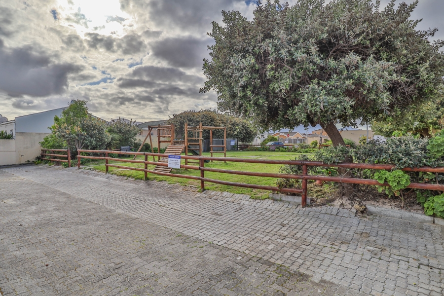 To Let 3 Bedroom Property for Rent in Muizenberg Western Cape